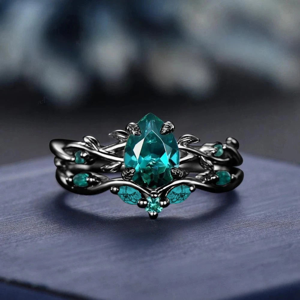 2Pcs Fashion Black Gold Color Green Rhinestone Zircon Rings