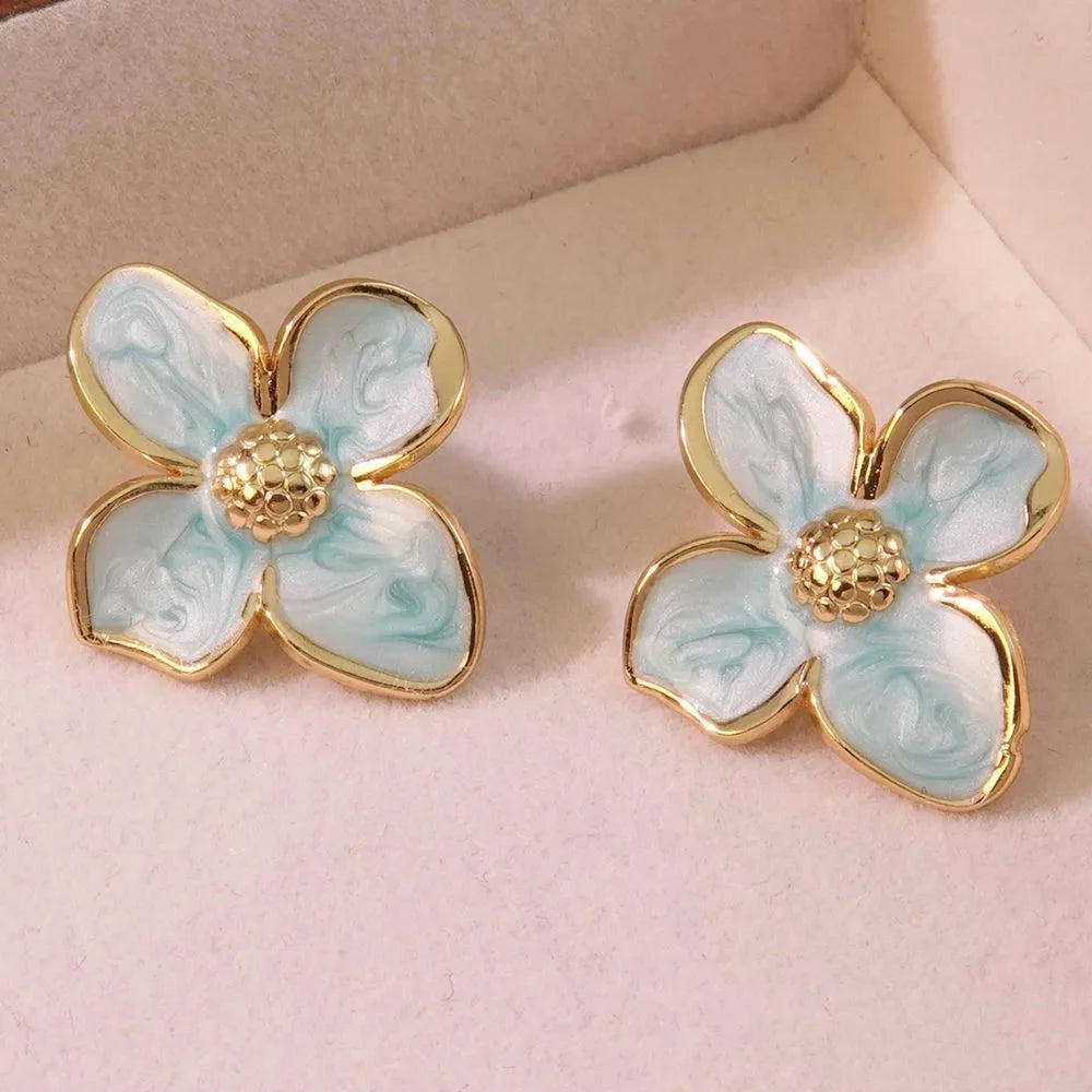 Cazador Flower Stud EarringsBlue