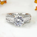 Light Luxury Four-Claw Ring for Women