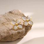 Cazador Flower Stud EarringsWhite