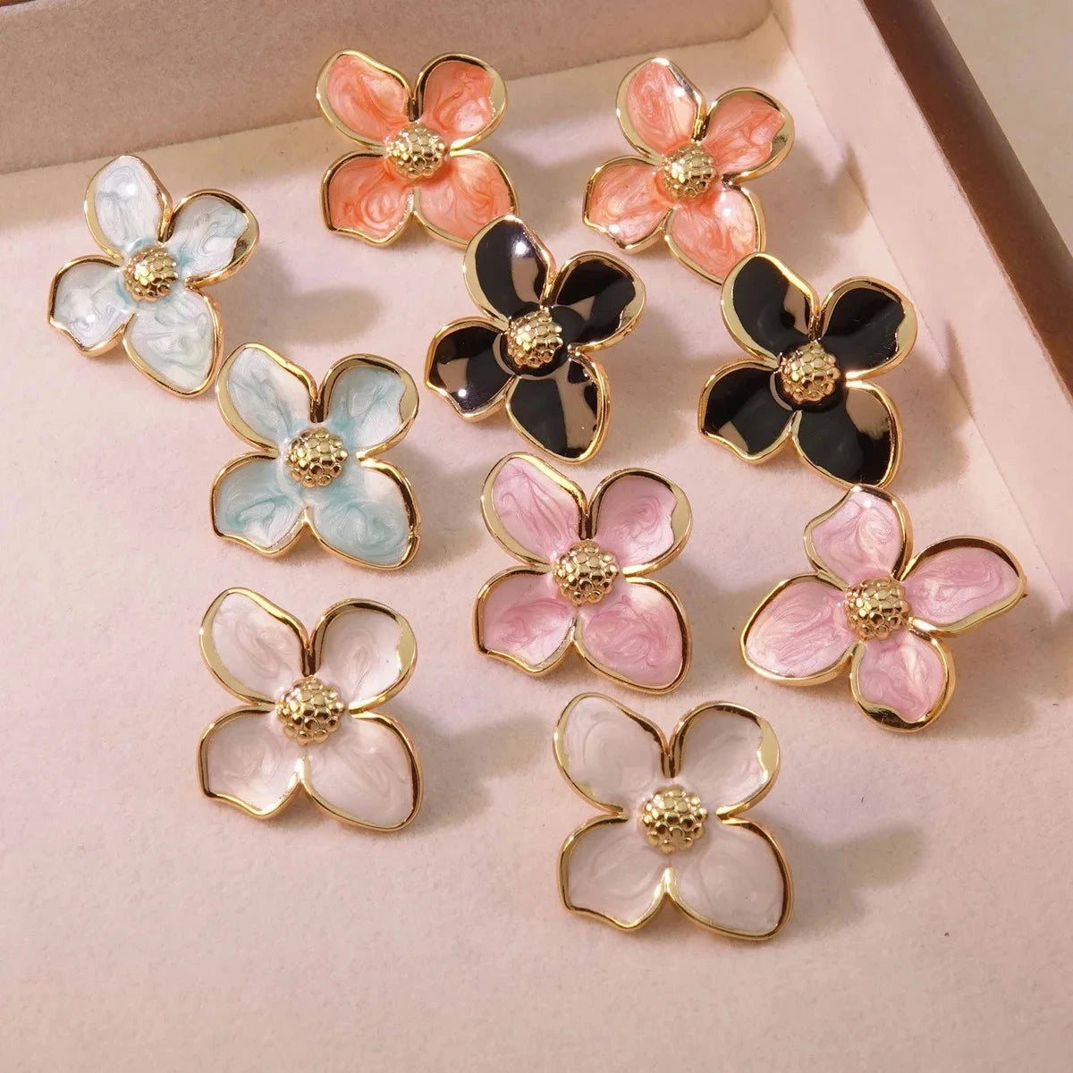 Cazador Flower Stud Earrings