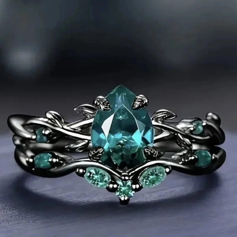 2Pcs Fashion Black Gold Color Green Rhinestone Zircon Rings