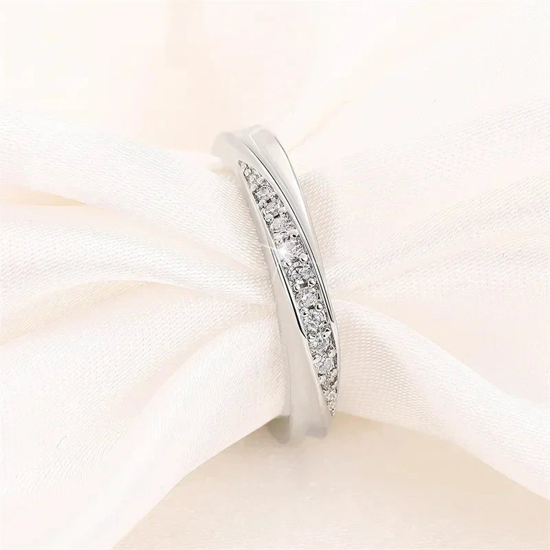 Luxury Rings Paved One-line CZ for WomenQ7598