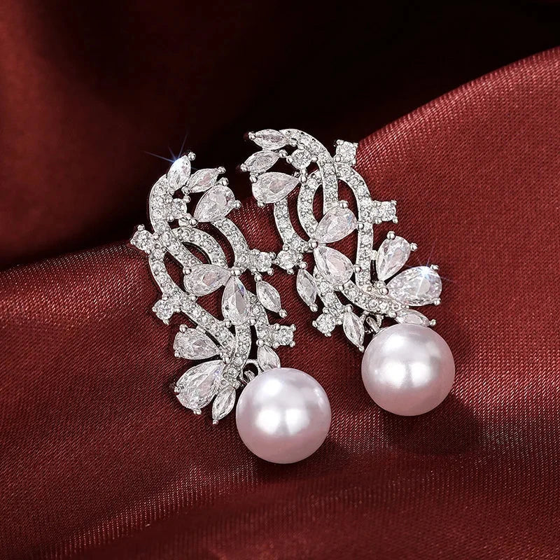 Horse Eye Geometric Pearl Earrings – High-End Luxury