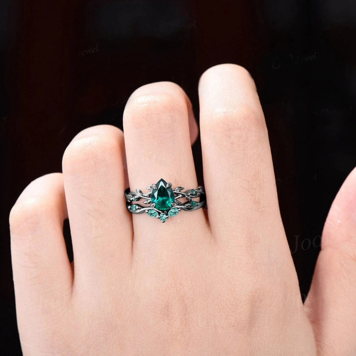 2Pcs Fashion Black Gold Color Green Rhinestone Zircon Rings
