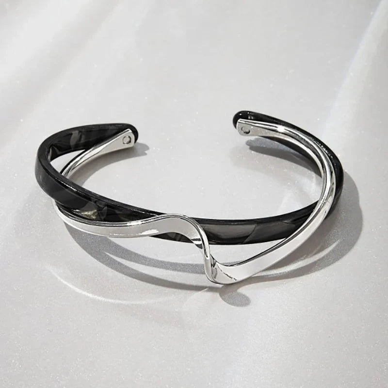 White Shellfish Bracelets Board Bend Metal Bangles Womens Hand Bracelets Geometric C- shaped Opening Bracelets Jewelry Giftsblack