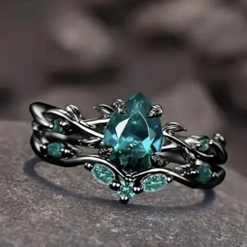 Luxury Black Color Inlaid with Green Stone Rings Set Round Flower Fashion Party Engagement Wedding Rings for Women Jewelry