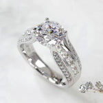 Light Luxury Four-Claw Ring for Women10T0664