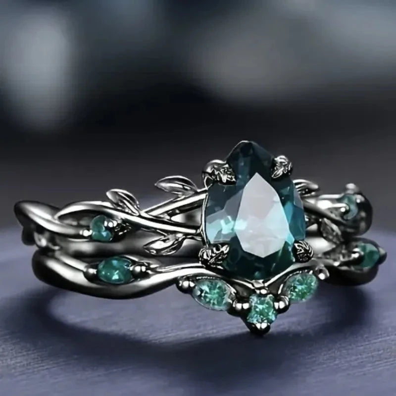 Luxury Black Color Inlaid with Green Stone Rings Set Round Flower Fashion Party Engagement Wedding Rings for Women Jewelry