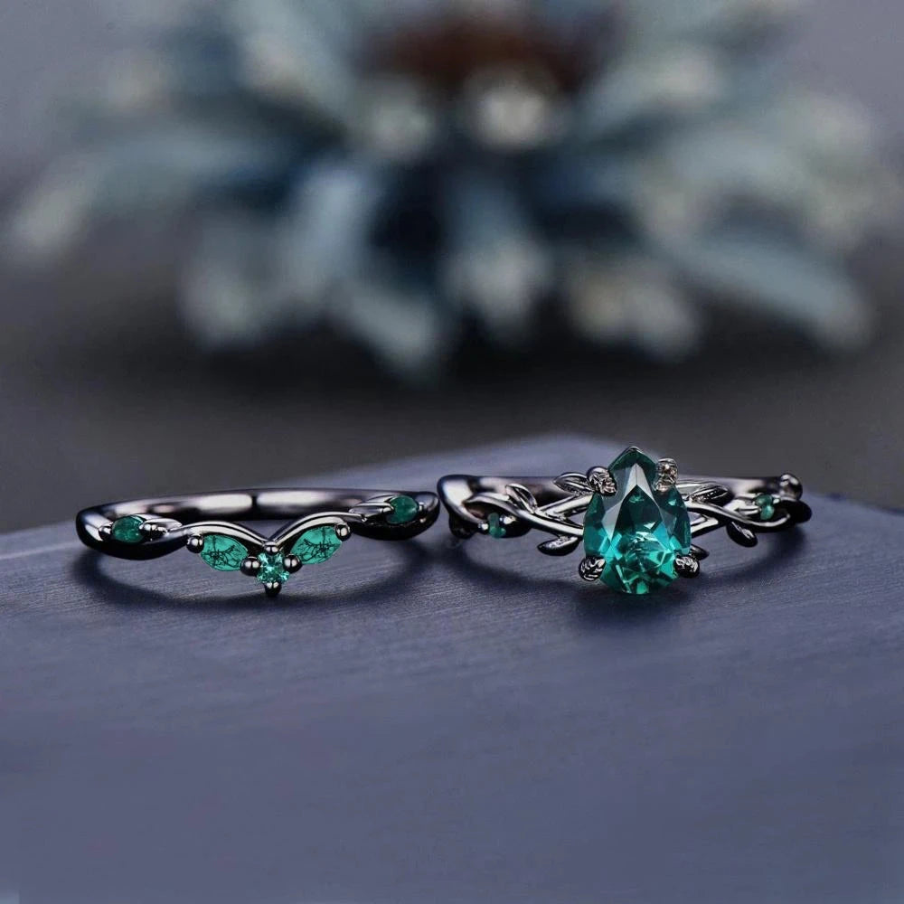 2Pcs Fashion Black Gold Color Green Rhinestone Zircon Rings