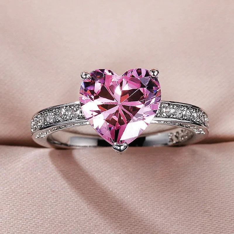 Silver Plated Heart Cubic Zirconia Engagement Ring for Women Wholesale Size 5-11 Fashionable Wedding Band Jewelry Accessory