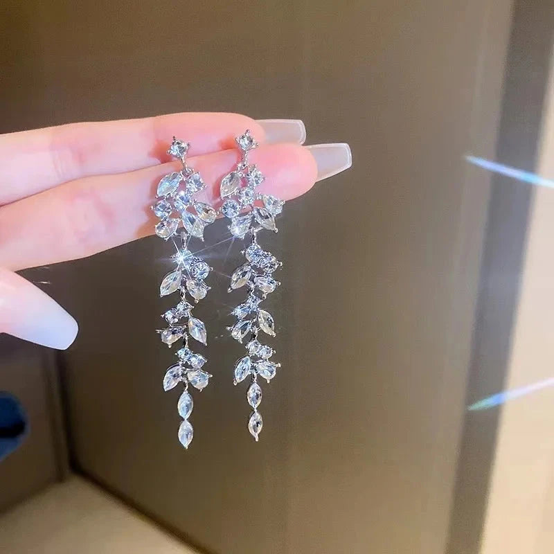 Elegant Snowflake Stud EarringsED812