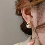 2024 New Retro Light Luxury Pearl Stud Earrings Korean Simple Jewelry Christmas Party Girl's Temperament Accessories For Woman02