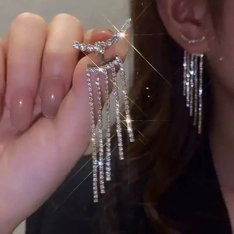 Elegant Snowflake Stud EarringsED275