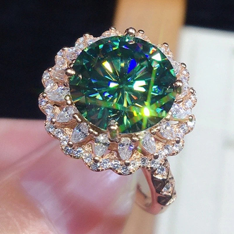 Extravagant Luxury Emerald Ring Gold29