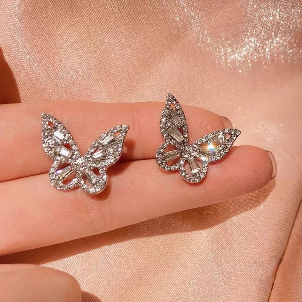 Elegant Snowflake Stud EarringsED111