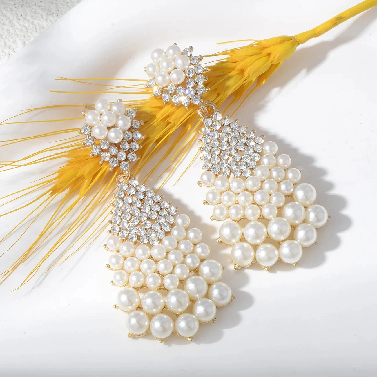 Luxurious pearl earrings full of diamonds zircons geometric large water drops versatile retro bridal dress earrings