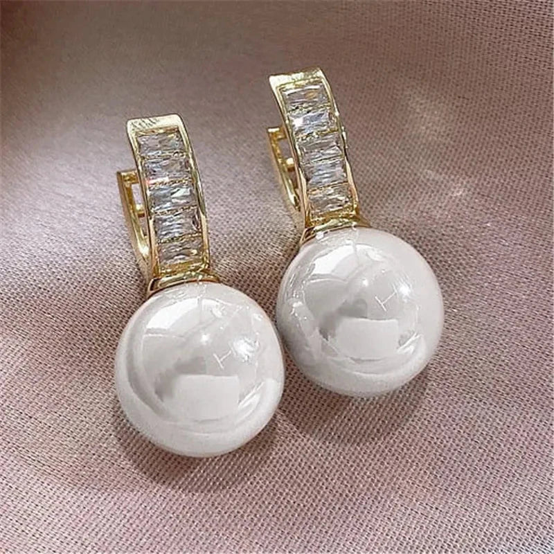 Elegant Gold-Plated Pearl Earrings for Women65859