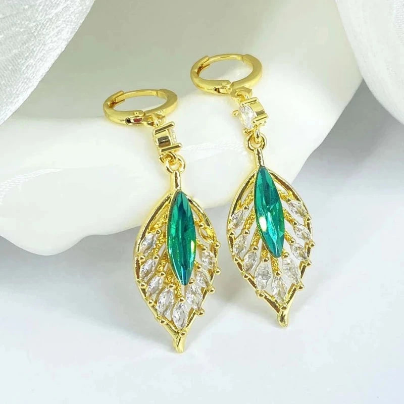 2024 New Green Crystal Leaf Pendants Hanging Earrings for Women Full Rhinestone Luxury Crystal Dangle Earrings Korean Ear JewelrES3804