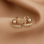 2024 New Classic Small Heart Champagne Pearl Stud Earrings Korean Fashion Jewelry Wedding for Womans Party Luxury AccessoriesHE5236-1
