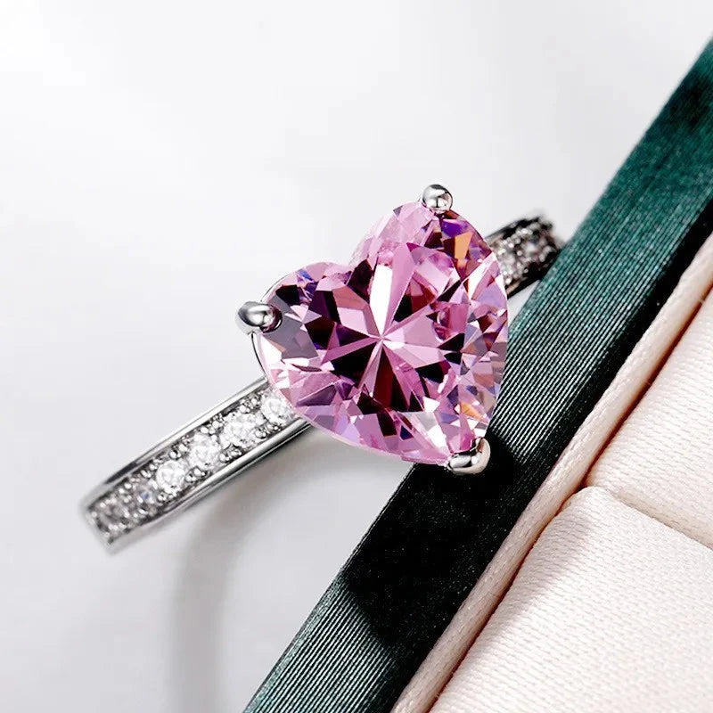 Silver Plated Heart Cubic Zirconia Engagement Ring for Women Wholesale Size 5-11 Fashionable Wedding Band Jewelry Accessory