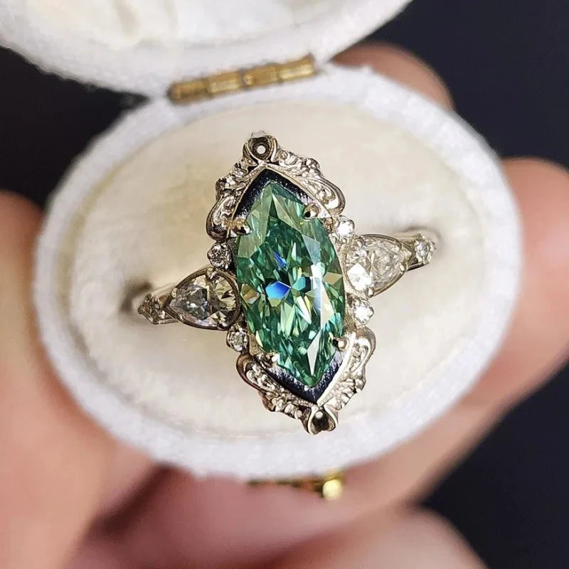 Fashionable Retro Green Horse Eye Zircon Inlaid Women's RinggreenSILVER PLATED