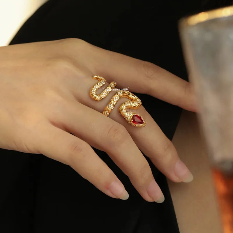 18K Gold Snake Head Shape Ruby Couple Ring For Women