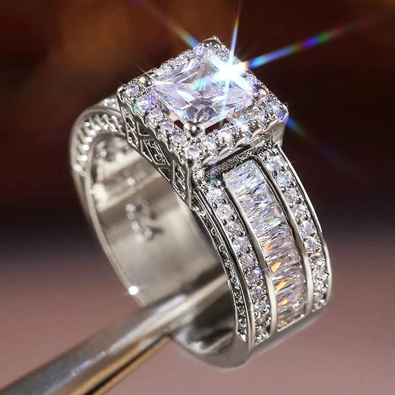 Huitan Princess Cut CZ Ring for Women – Gold/SilverF20712
