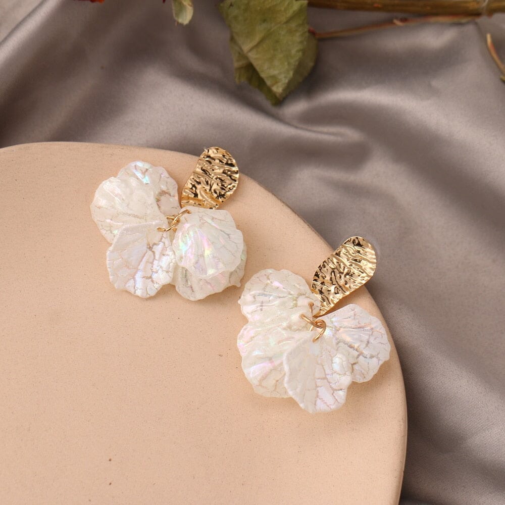 Fashion Statement Shell Flower Trend Drop EarringsEarrings