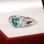 Creative Hand Holding Love Green Zircon Emerald RingRing