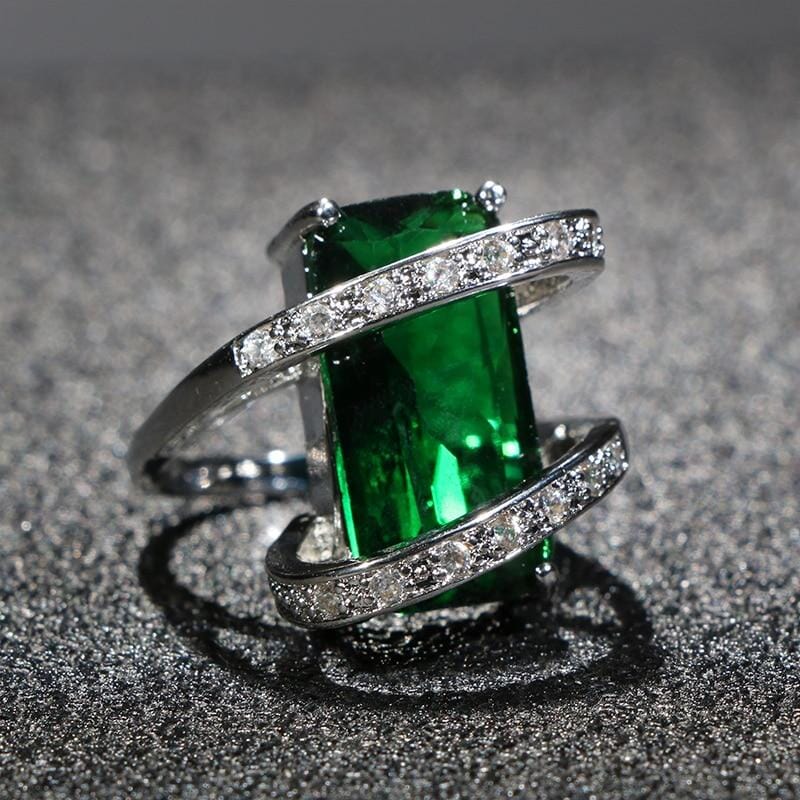 Emerald Rectangular Splendid Ring - 925 Silver RingRing