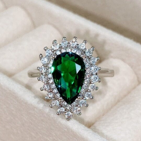 Bright Elegant Emerald Pear-shaped RingRing