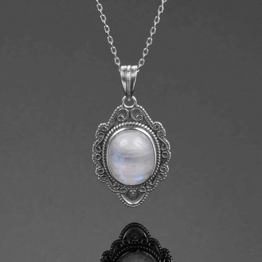Lovely Natural Moonstone Necklace Pendants - 925 Sterling SilverNecklace
