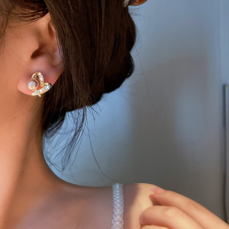 Luxury Elegant Heart Pearl Stud EarringsEarrings
