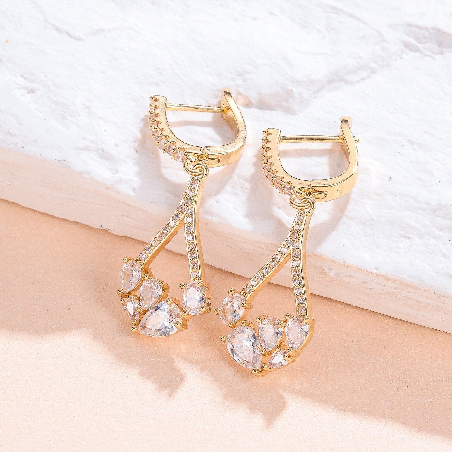 Compact And Exquisite Drop-Shaped Crystal EarringsEarrings