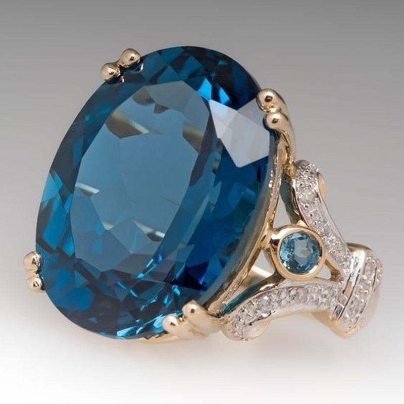 Luxurious 14k Gold Blue Sapphire RingRing