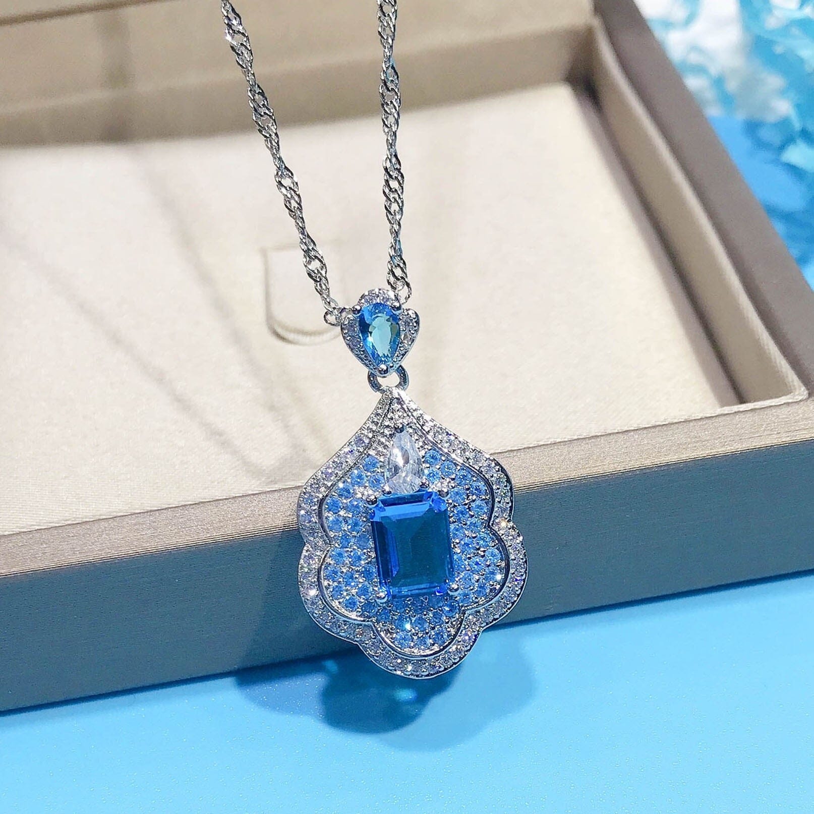 Luxury Princess Square Aquamarine Stone Blue Crystal Pendant Necklace