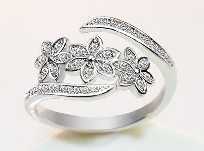 Three Flowers Silver Resizable RingRingWhite