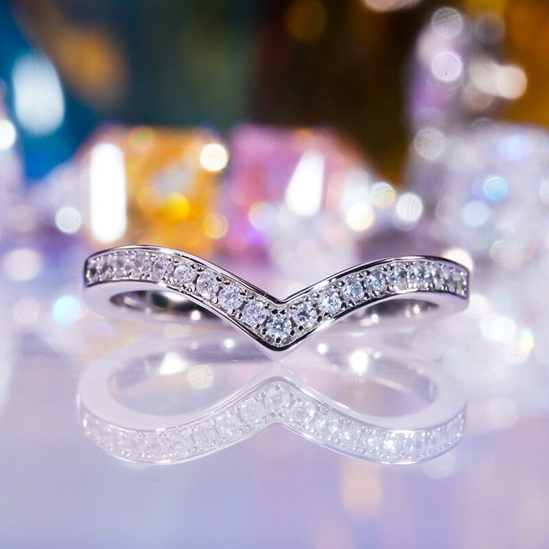 Elegant Crown Shaped Moissanite Diamond RingRing4V shape zircon
