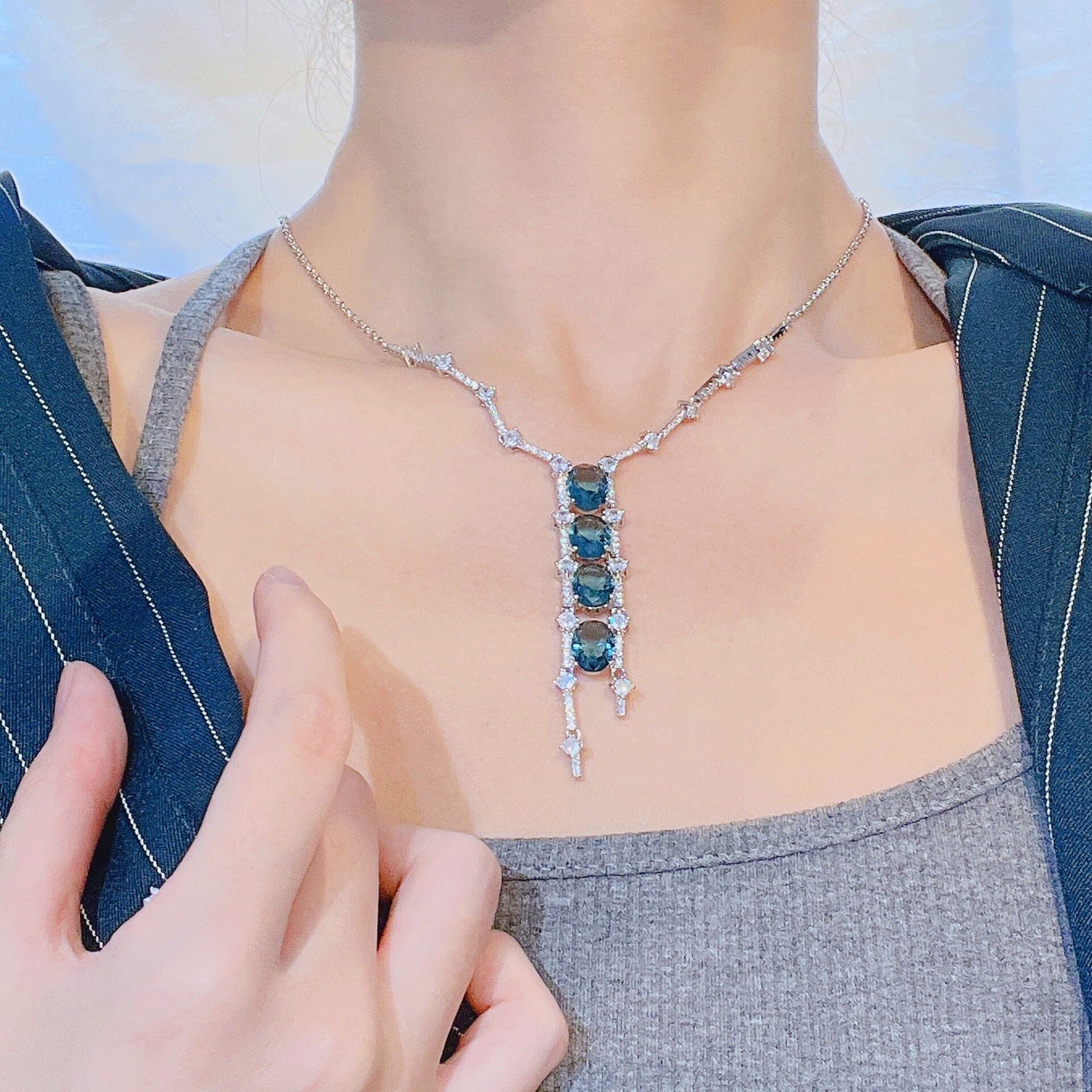 Luxury Lake Sapphire Pendant Necklace