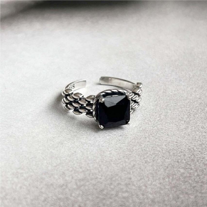 Retro Style Irregular Black Stone Resizable Silver RingRing