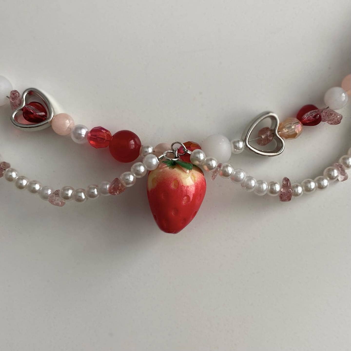 Pearls Beaded Strawberry Choker NecklaceNecklace