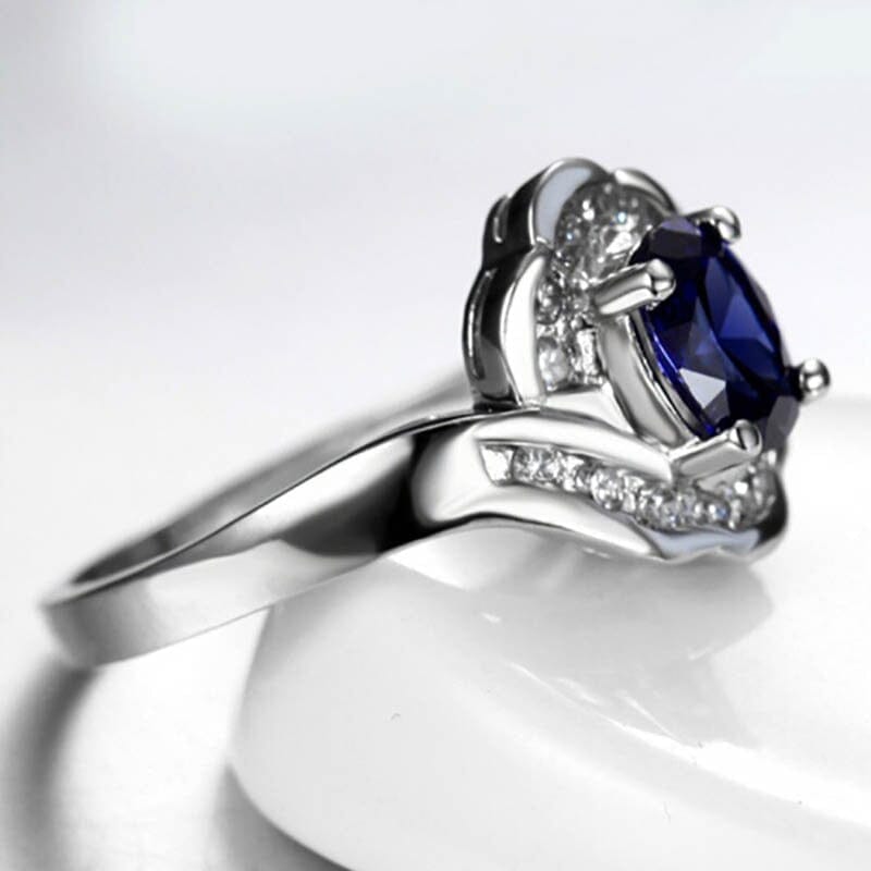 Lovely Oval Sapphire Blue Ring - 925 Sterling SilverRing