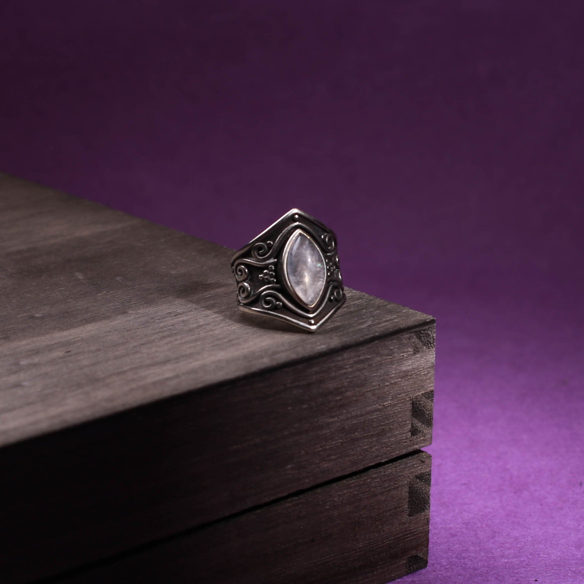 Vintage Silver Real Moonstone RingRing