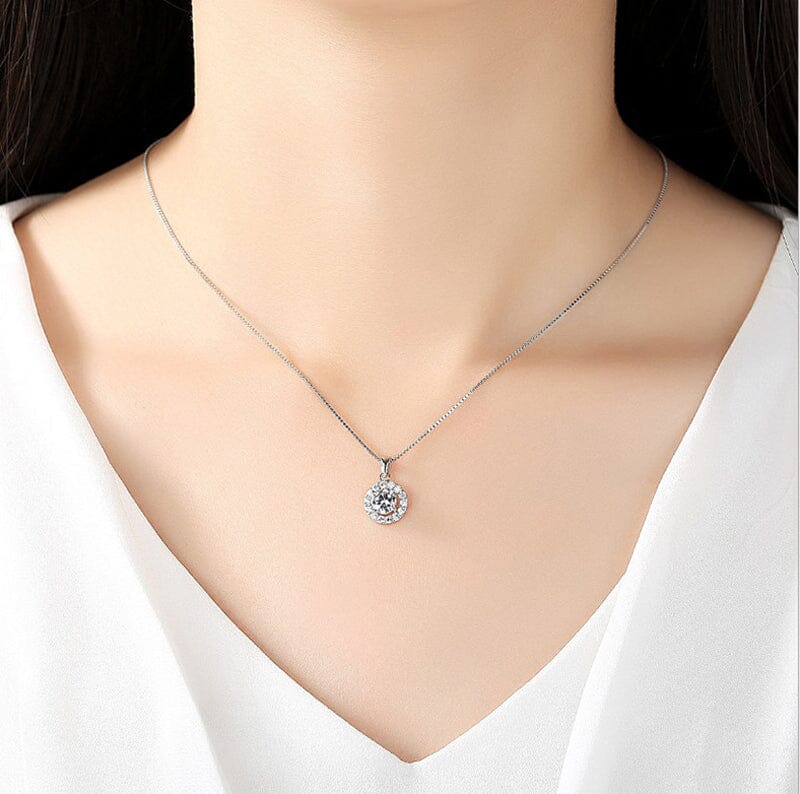 Elegant Round Diamond Pendant Necklace - 925 Sterling SilverNecklace